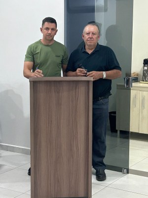 Câmara de Manfrinópolis dá posse a novo vereador.